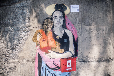 Graffiti mit der deutschen Kapitänin Carola Rackete