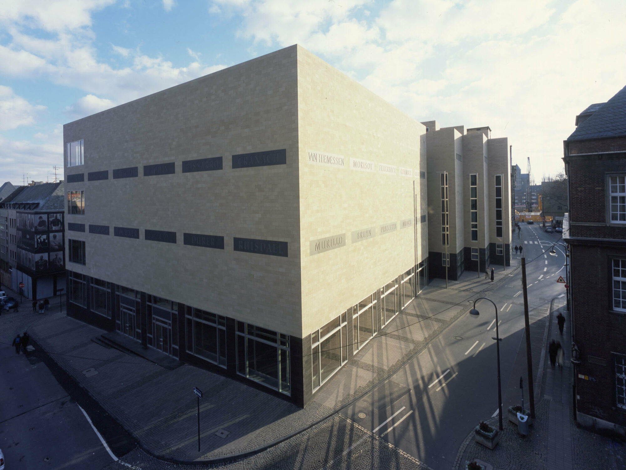 Außenansicht des Museums von Nordwesten