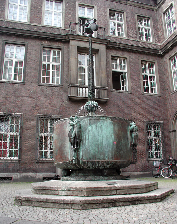 Georg Grasegger, Fastnachtsbrunnen, Köln 1913
