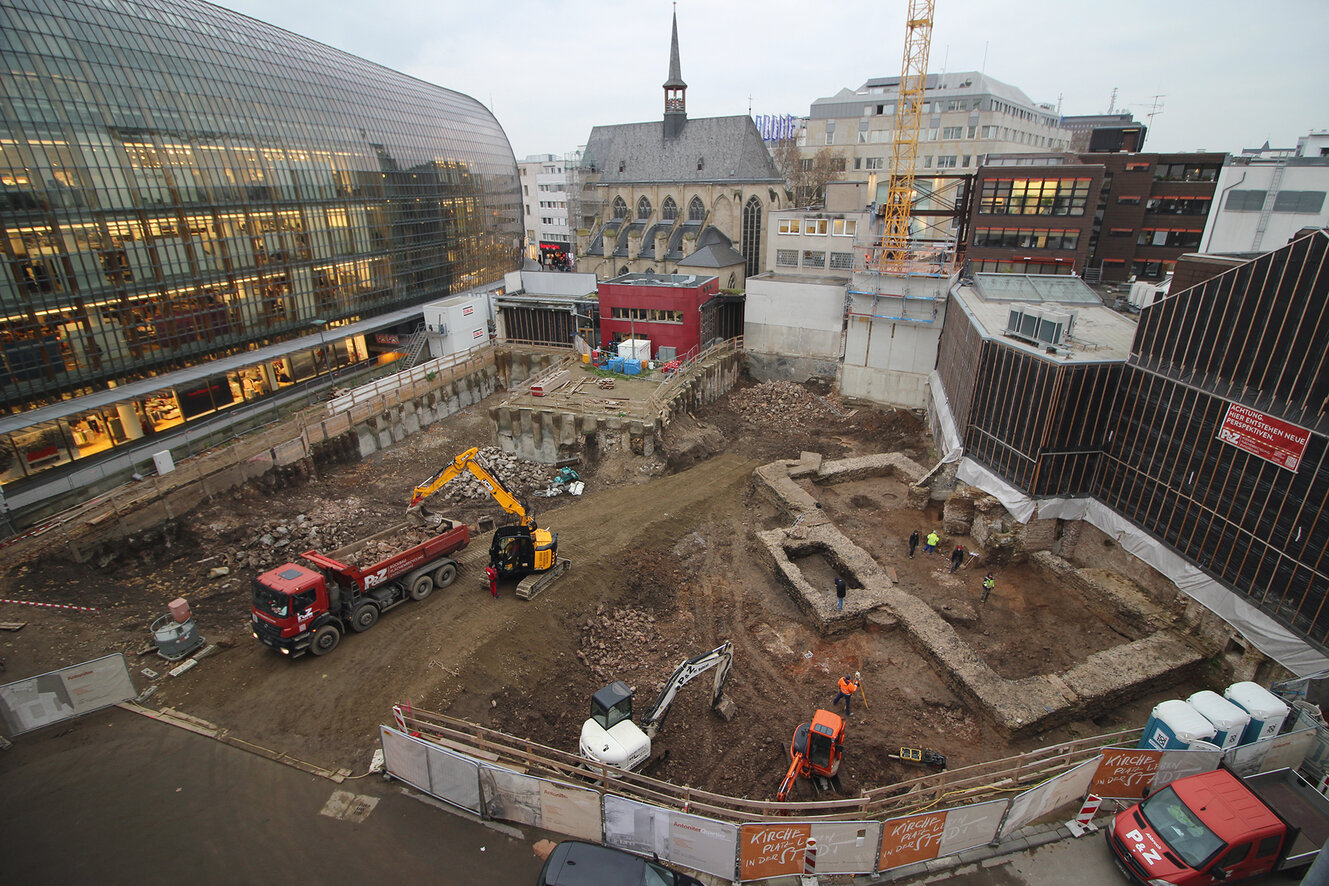 Eine Grabungsstätte aus der Vogelperspektive