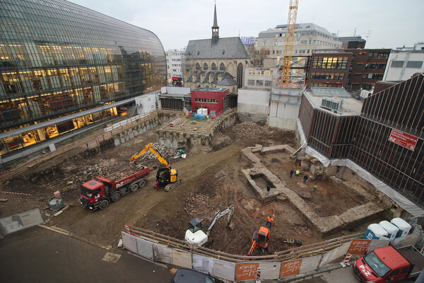 Eine Grabungsstätte aus der Vogelperspektive
