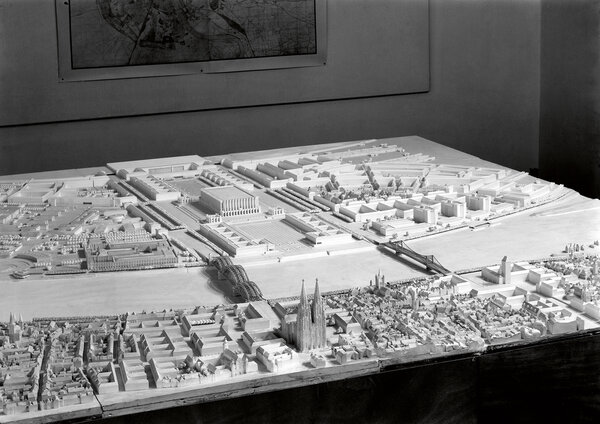 Modell der NS-Stadtplanung für den Ausbau der »Gauhauptstadt«., ca. 1939