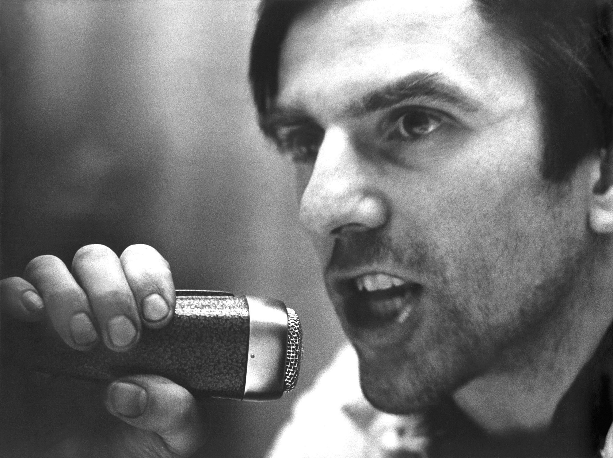 Wortführer und Ikone der Bewegung: Rudi Dutschke bei einer Diskussionsveranstaltung in den Kölner Sartory-Sälen im Dezember 1967