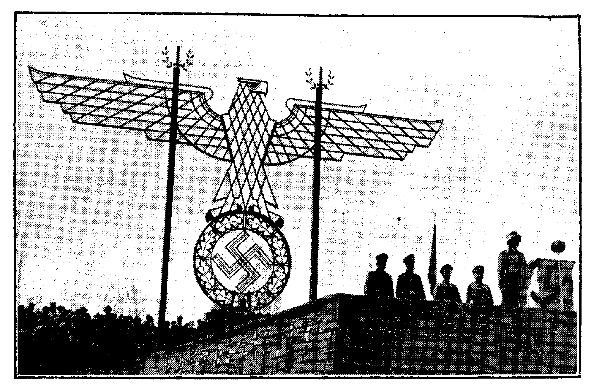 Hakenkreuz mit Adler darüber (Metallkonstruktion)